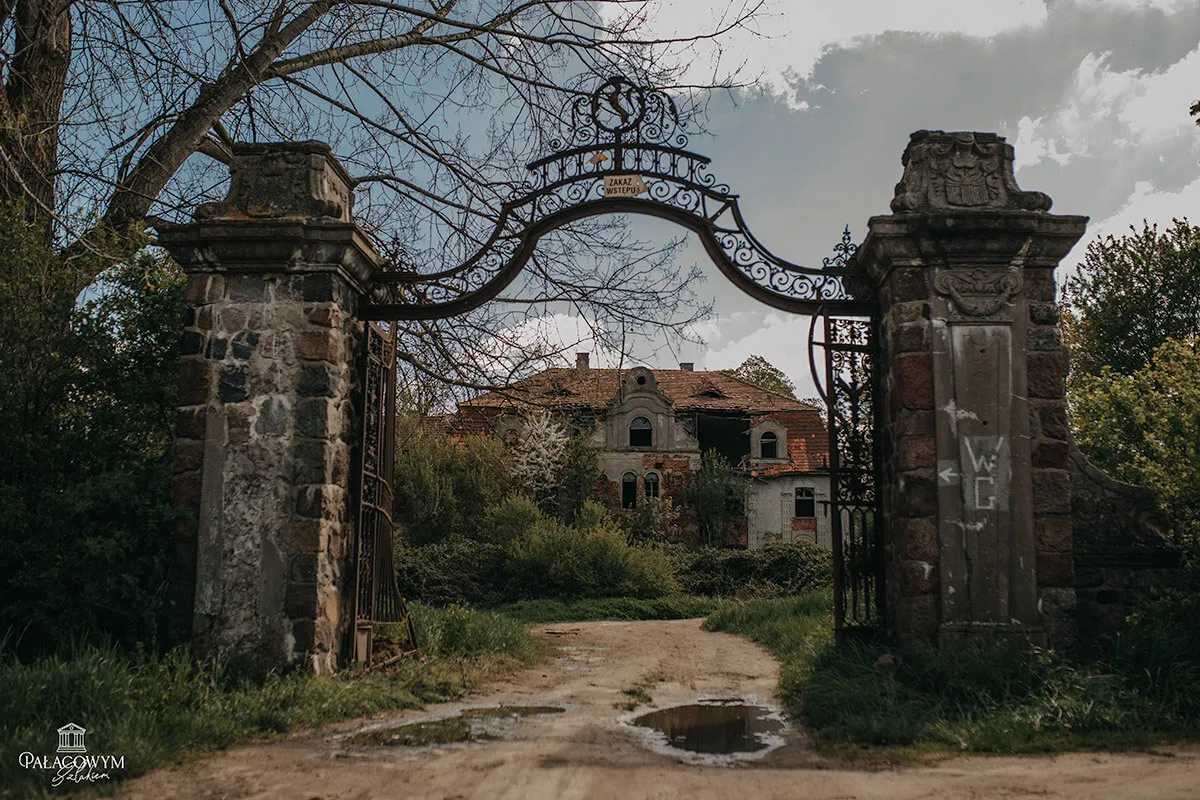 Zdjęcie Pałac samobójców w Glinkach: tajemnice, historia i niezwykłe legendy