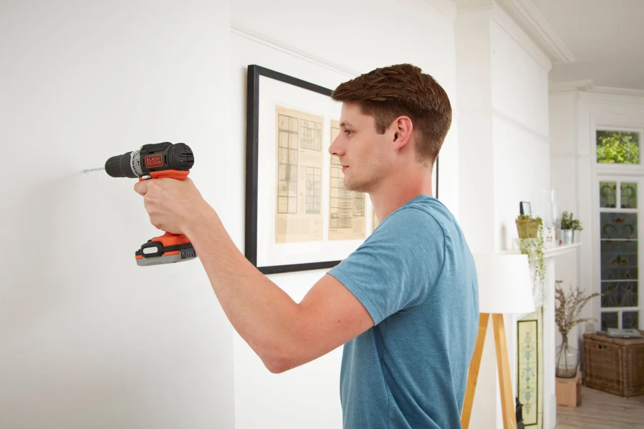Zdjęcie Jak łatwo i bezpiecznie zdjąć głowicę z wiertarki Black&Decker bez błędów