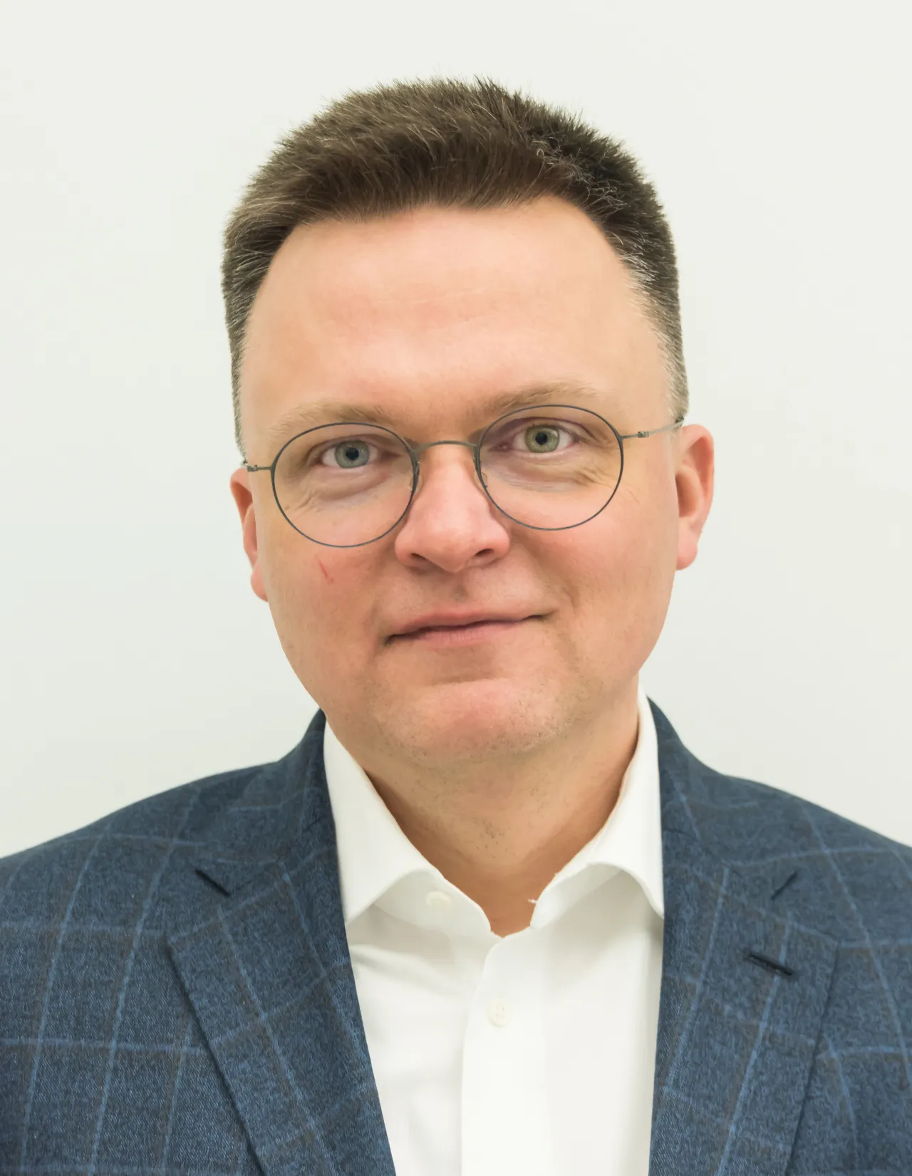 Zdjęcie Kim jest Szymon Hołownia? Jego wpływ na Polskę i politykę