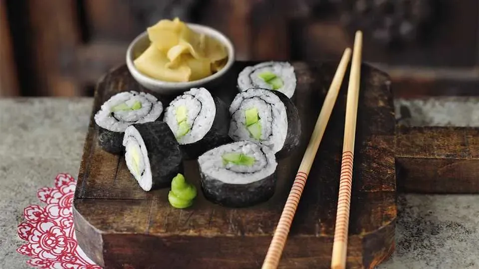 Zdjęcie Ile kalorii ma sushi wegetariańskie? Zaskakujące wartości odżywcze