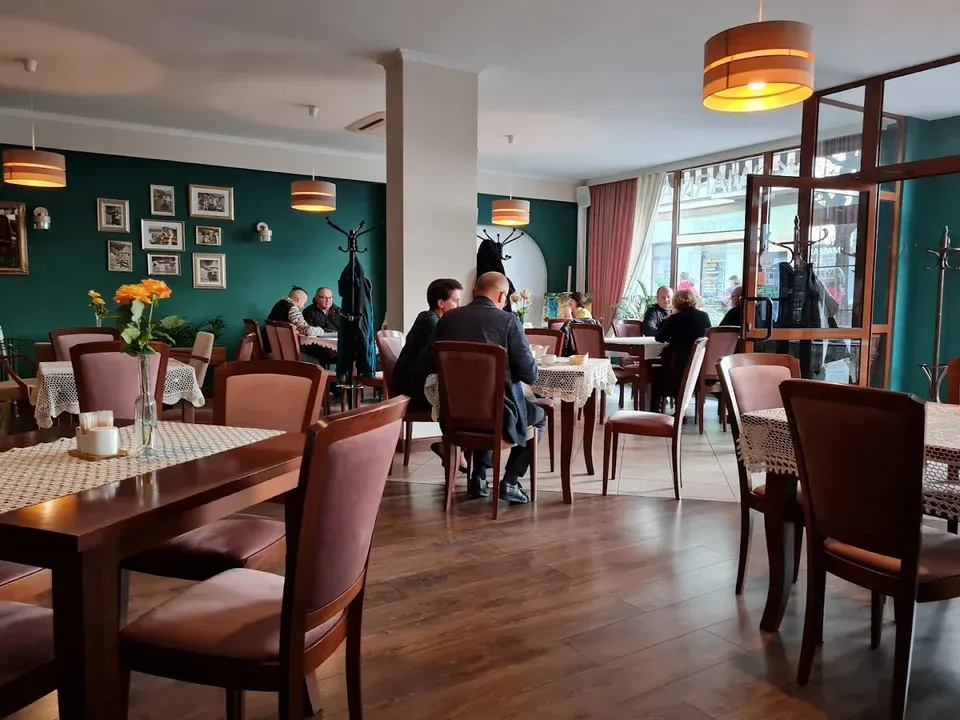Zdjęcie Gdzie zjeść w Sanoku? Odkryj najlepsze restauracje i smaki regionu