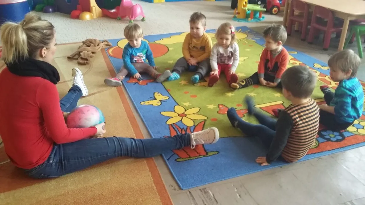 Zdjęcie Kreatywne zabawy z piłką w przedszkolu - 10 pomysłów dla dzieci