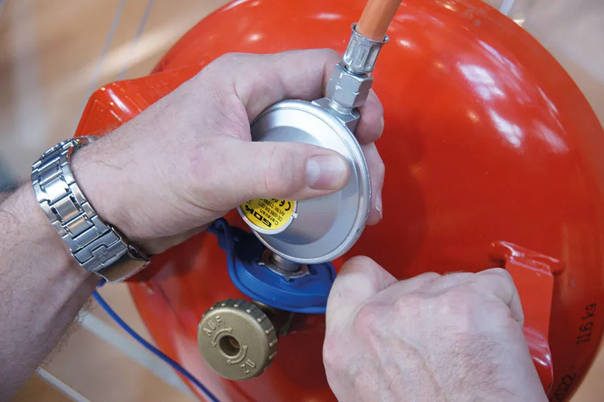 Zdjęcie Jak skroplić gaz LPG: Kluczowe warunki i zasady bezpieczeństwa