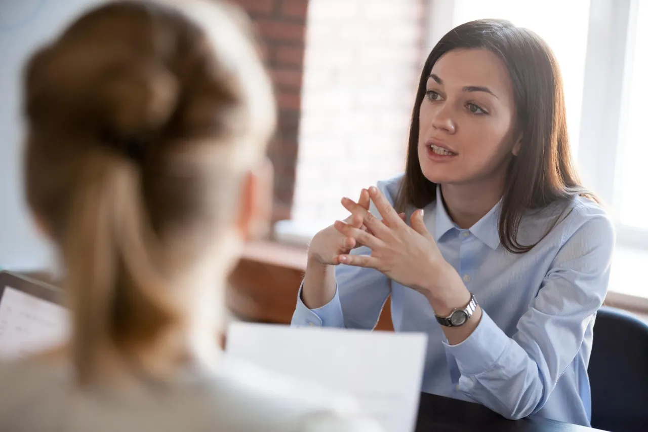 Zdjęcie Jak powiedzieć pracodawcy o ciąży i L4, aby uniknąć problemów?
