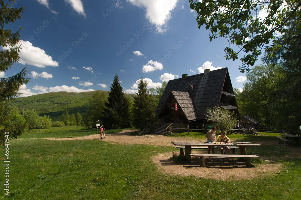 Zdjęcie Bacówka Bieszczady - idealne miejsca na wypoczynek w górach