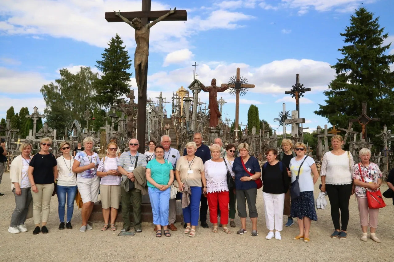 Zdjęcie Krypno sanktuarium - odkryj historię i pielgrzymki do Matki Bożej