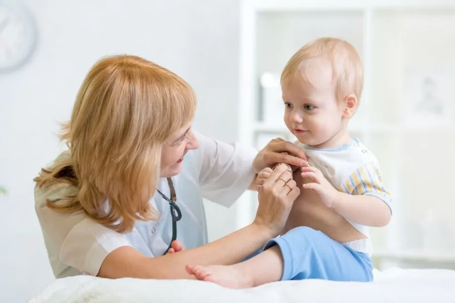 Zdjęcie Co na chrypkę u niemowlaka: 7 skutecznych domowych metod