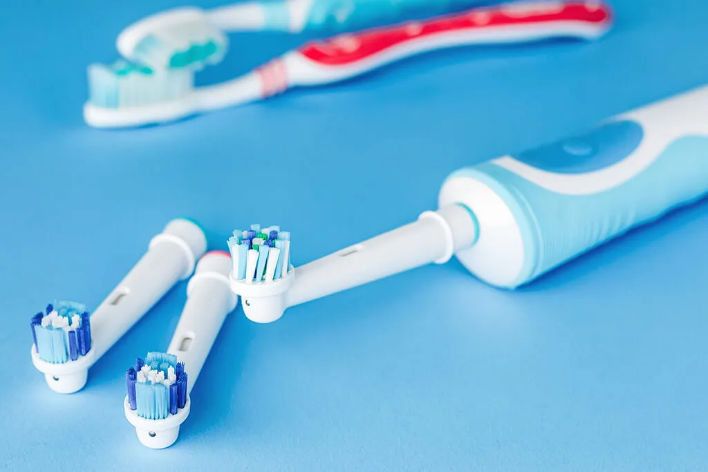 Zdjęcie Czym się różni szczoteczka soniczna od rotacyjnej – poznaj fakty