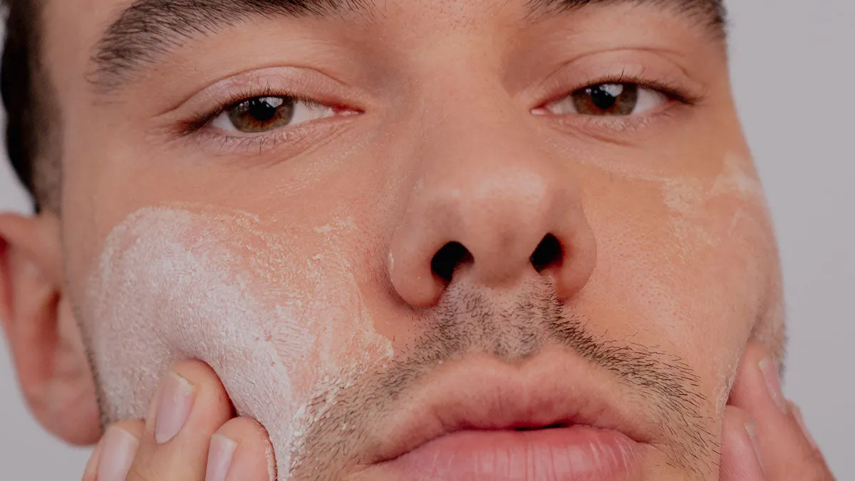 Zdjęcie Trockene Gesichtshaut bei Männern: Ursachen, Pflege und effektive Tipps