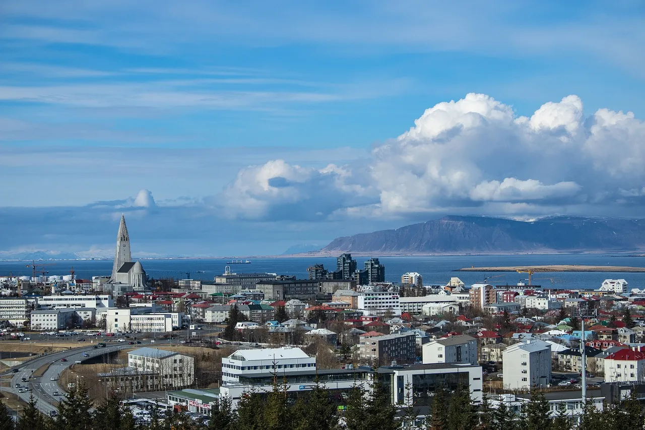 Zdjęcie Gdzie leży Reykjavik? Odkryj tajemnice stolicy Islandii