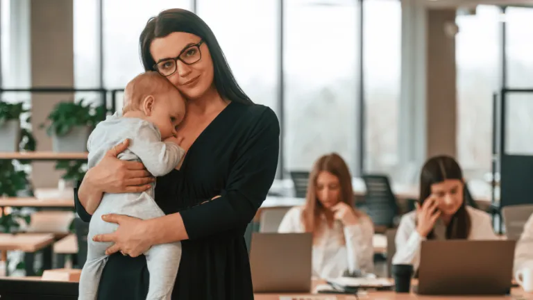 Zdjęcie Karmienie piersią do kiedy kodeks pracy? Poznaj swoje prawa i zasady