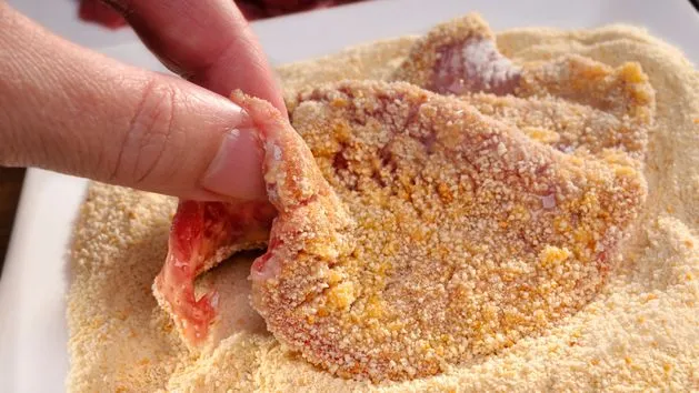 Zdjęcie Jak przygotować panierkę do schabowego jak z restauracji, aby była idealna