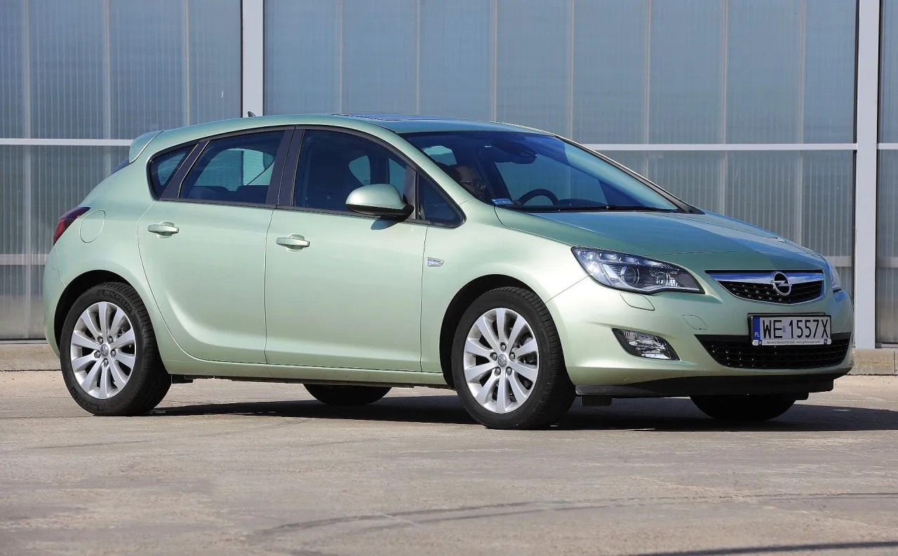 Zdjęcie Opel Astra J: Jaki silnik diesla wybrać, aby uniknąć problemów?