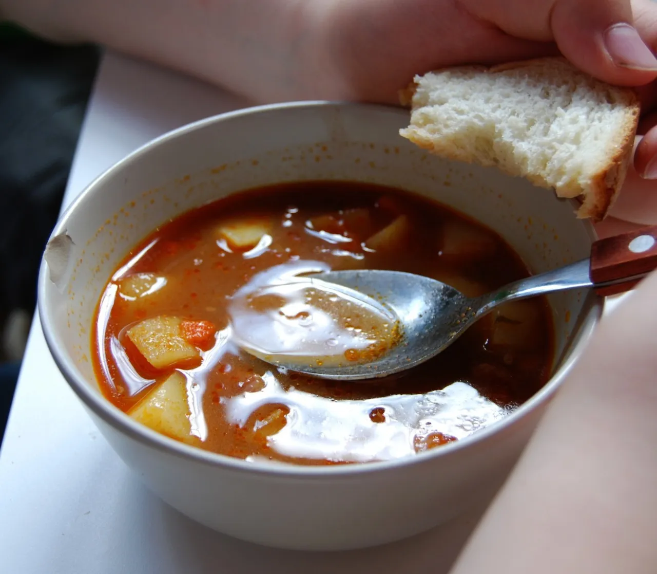 Zdjęcie Jak złagodzić za ostrą zupę? Skuteczne sposoby na pikantność