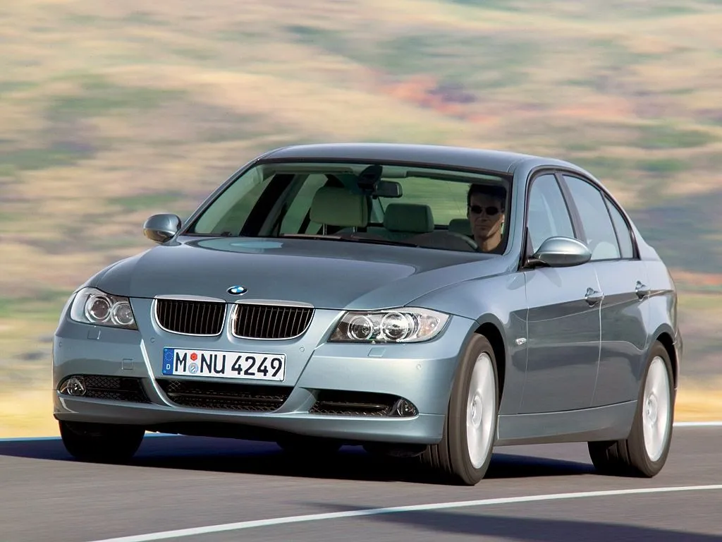 Zdjęcie BMW E90 320d - Kluczowe informacje, które musisz znać o tym modelu