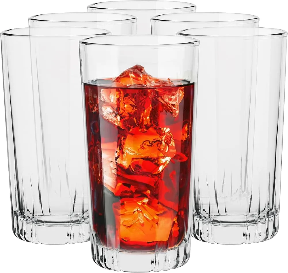 R&oacute;żne typy szklanek do napoj&oacute;w: long drink, tumbler, termiczne, na n&oacute;żce