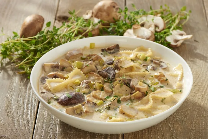 świeże grzyby leśne do zupy