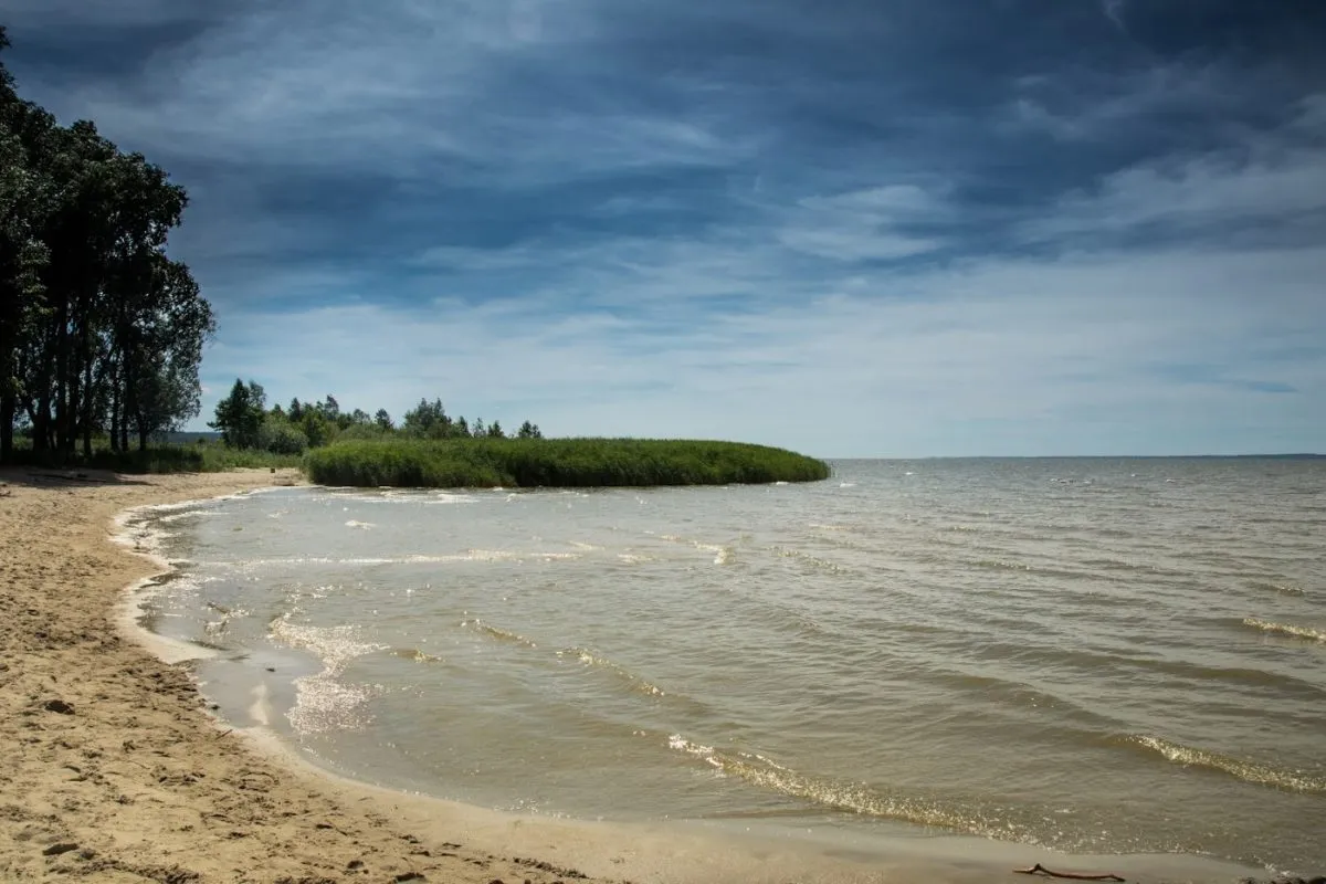 Działka z linią brzegową pas dostępu publicznego