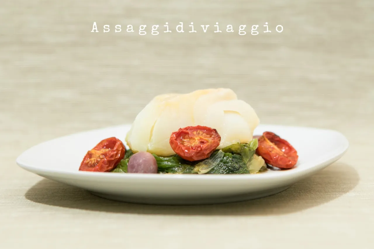 Baccalà con scarola e pomodorini
