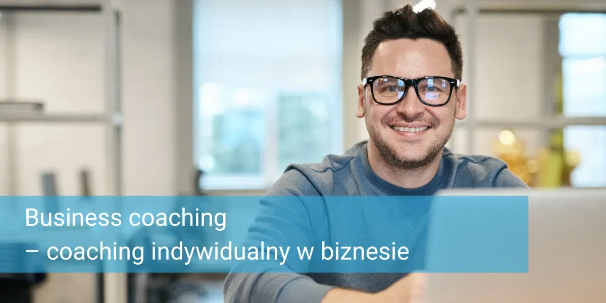 osoba zadowolona po coachingu, sukces osobisty