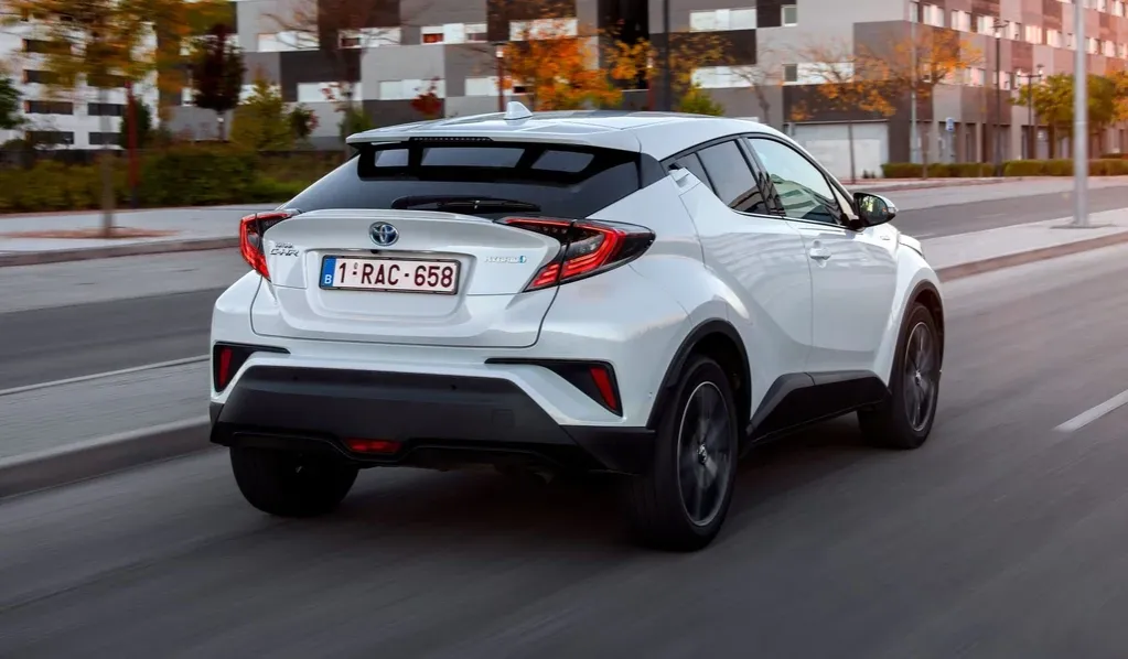 Zdjęcie Pojemność baku toyota chr – co musisz wiedzieć przed tankowaniem?