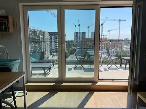 lustro weneckie okno dzień noc por&oacute;wnanie