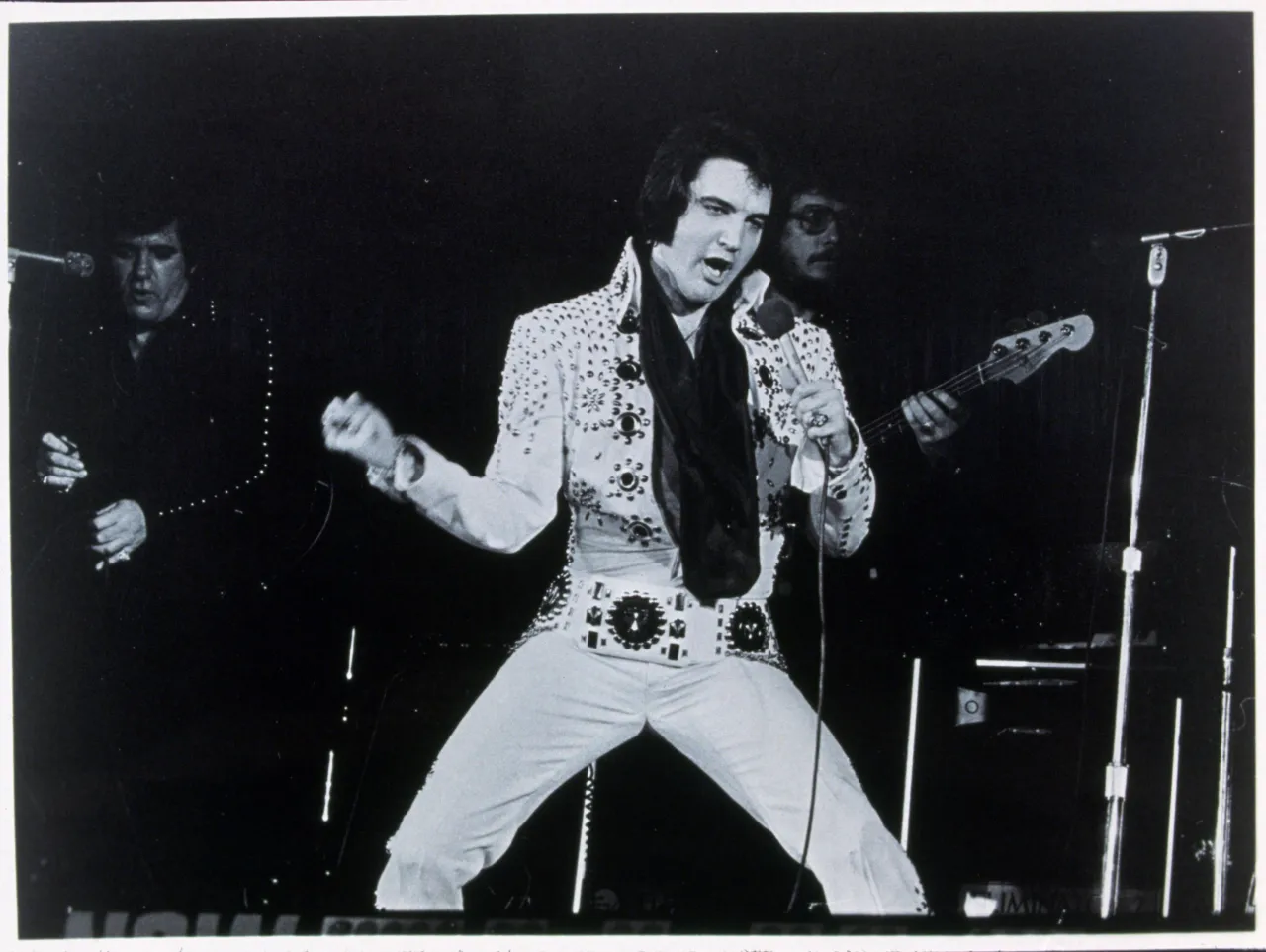 Elvis Presley singt Ballade