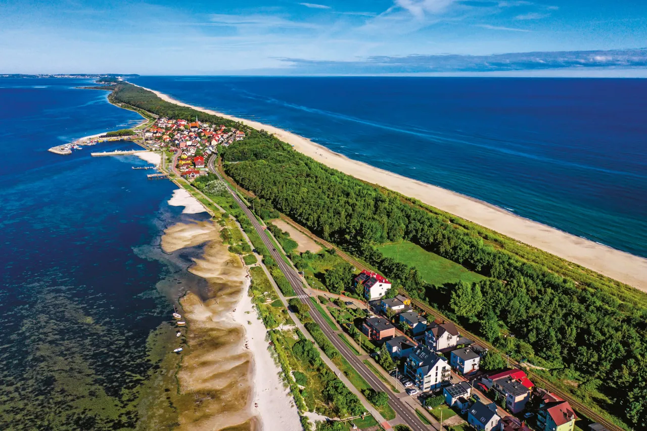 korki na drodze na p&oacute;łwysep helski lato