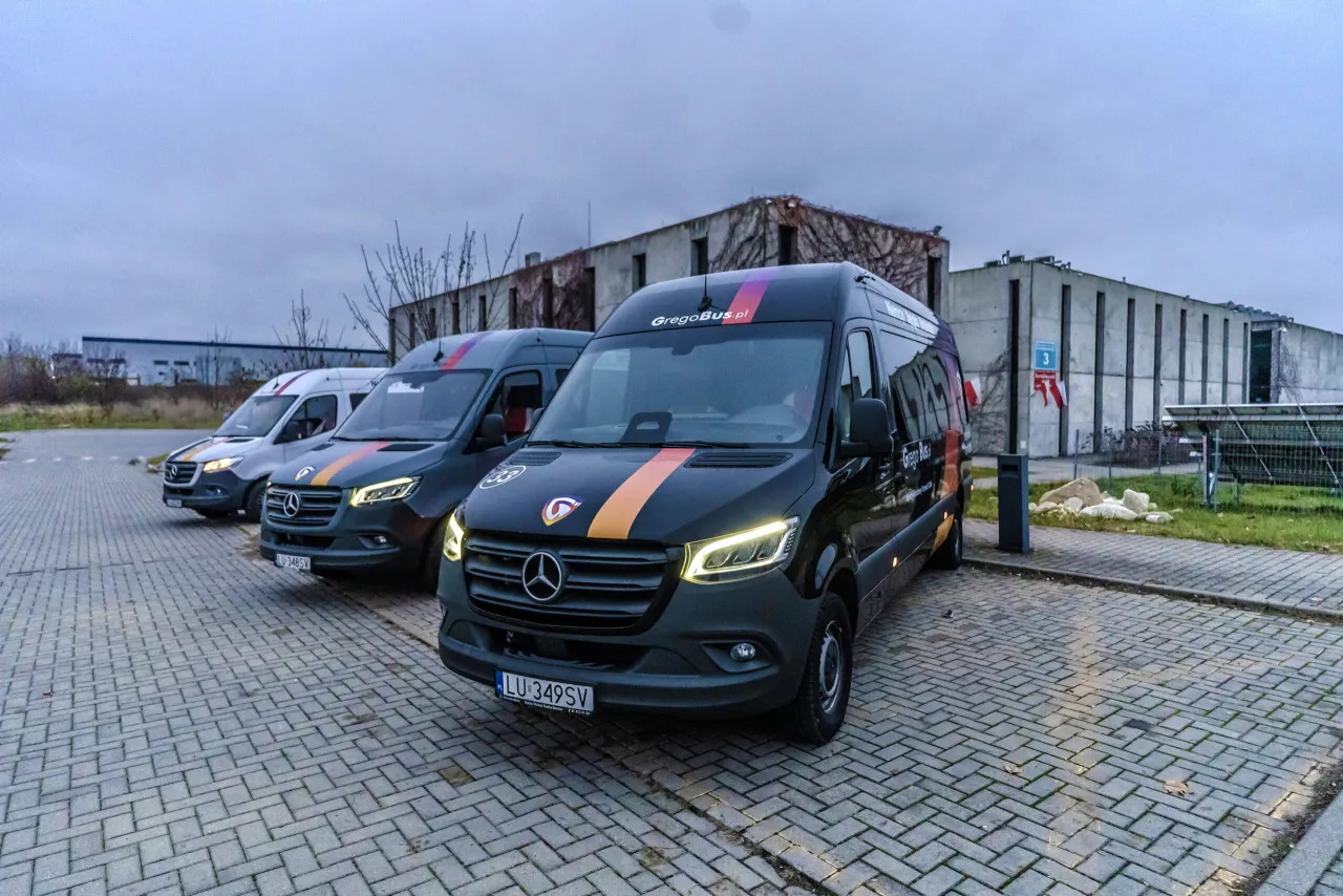 Autobus Piątek Bus na trasie Kielce Krak&oacute;w