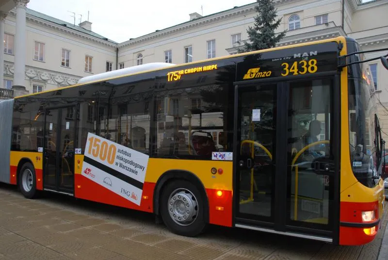 autobus niskopodłogowy warszawa