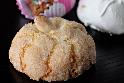 Amaretti morbidi z popękaną sk&oacute;rką