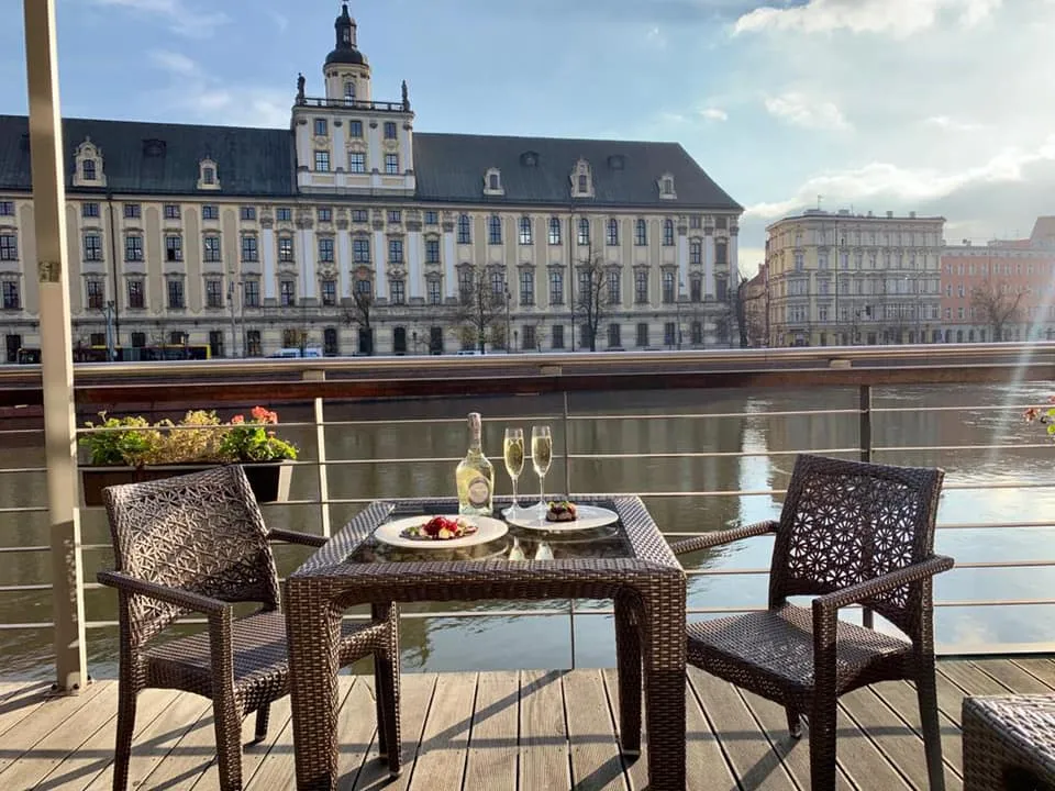 restauracja z widokiem na Odrę Wrocław