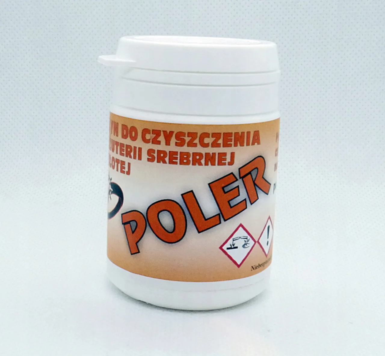 Akcesoria do czyszczenia biżuterii domowymi sposobami