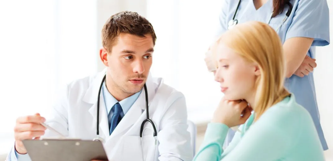 Arzt und Patient im Gespräch