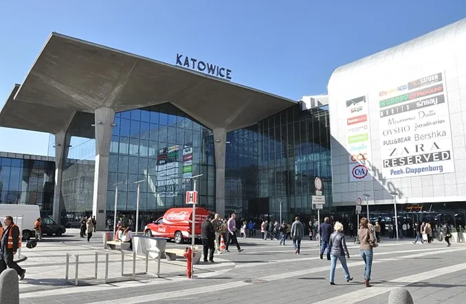 Wejście do Galerii Katowickiej z dworca PKP