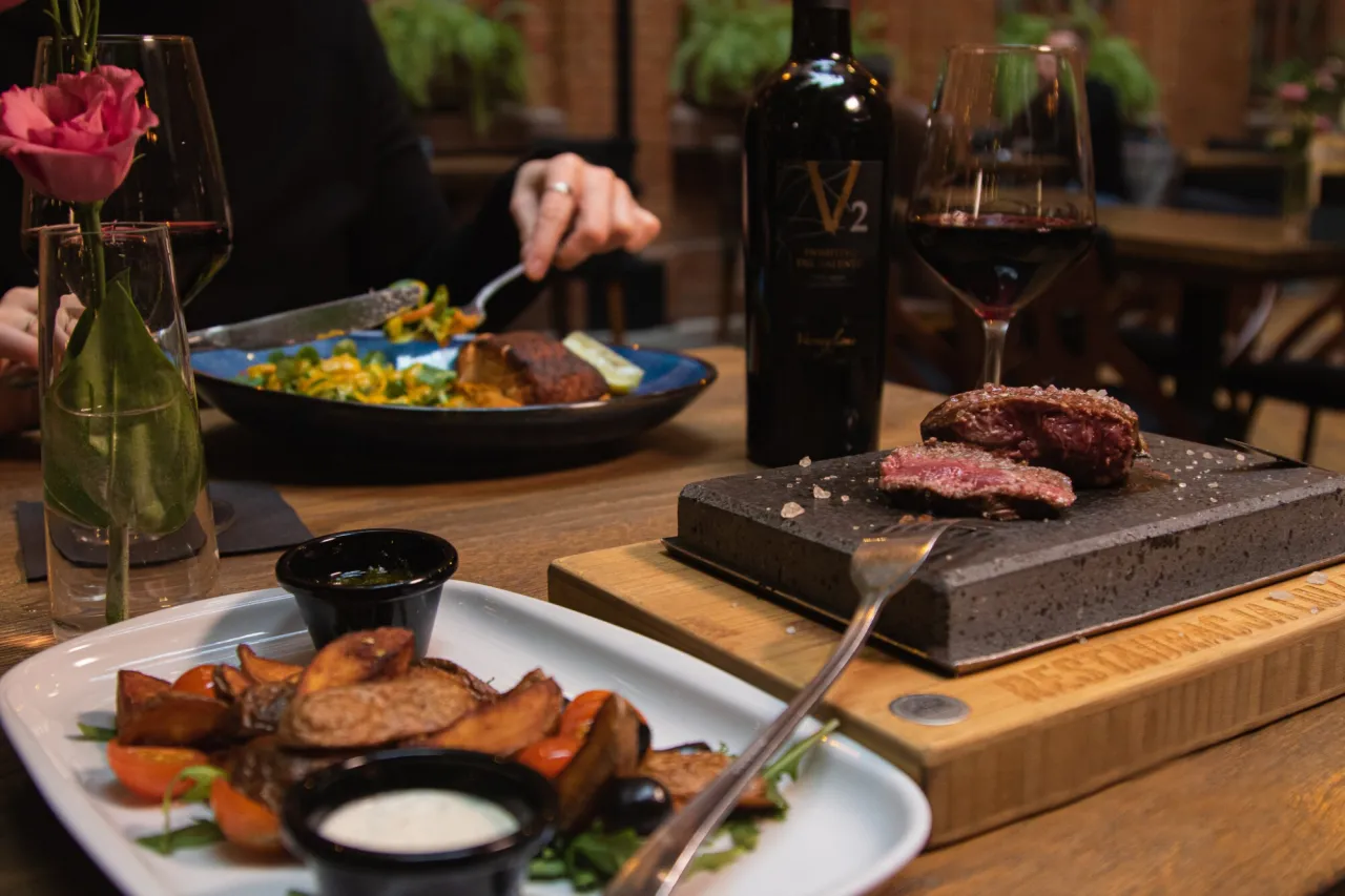 Romantyczna kolacja w restauracji