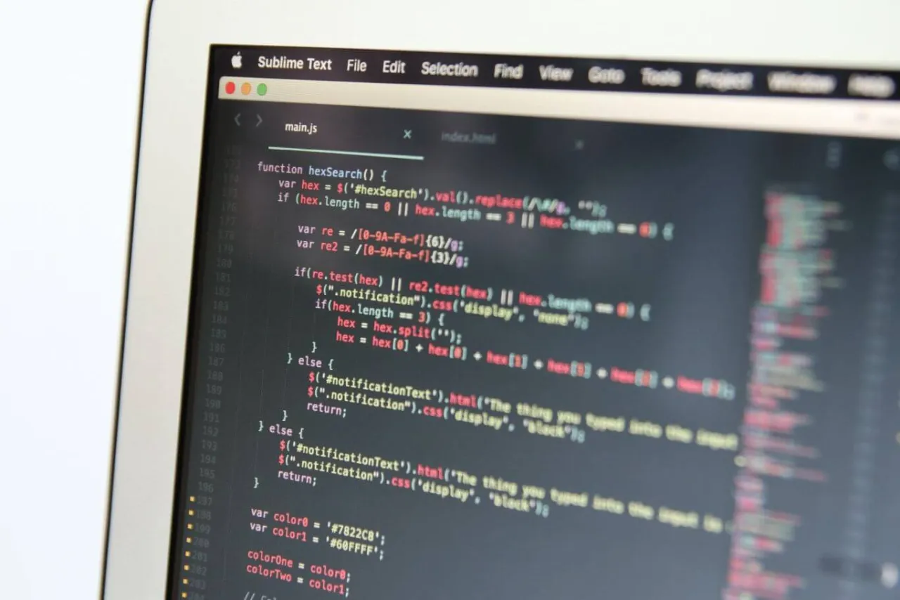 HTML vs. język programowania por&oacute;wnanie