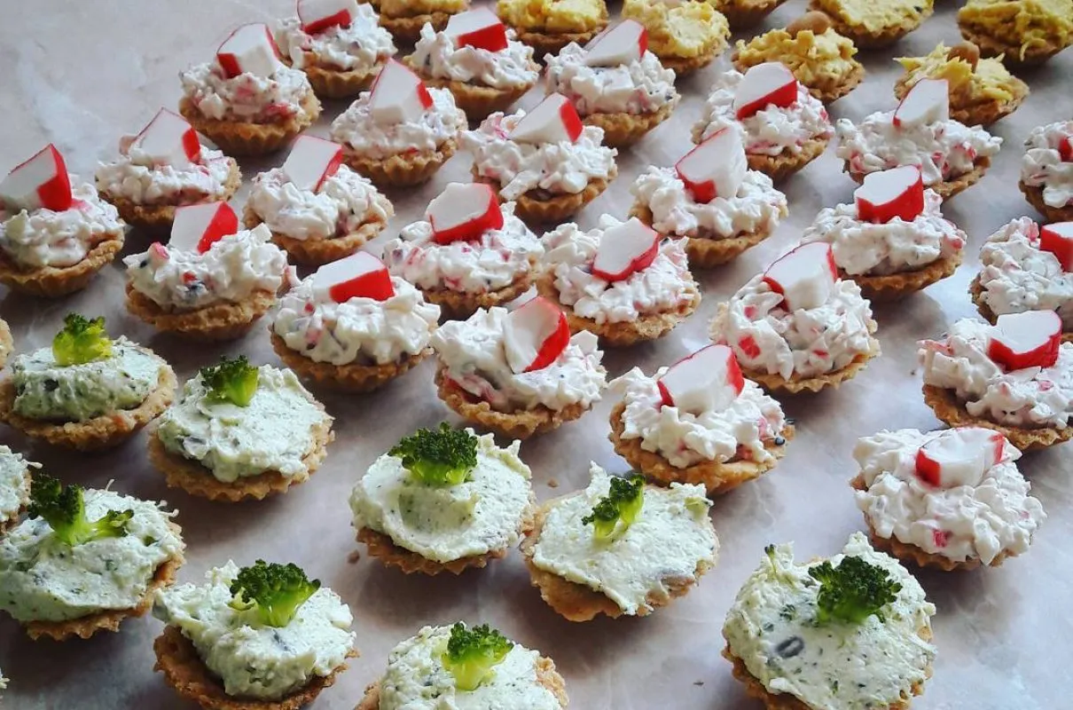 różnorodne słone babeczki na imprezę