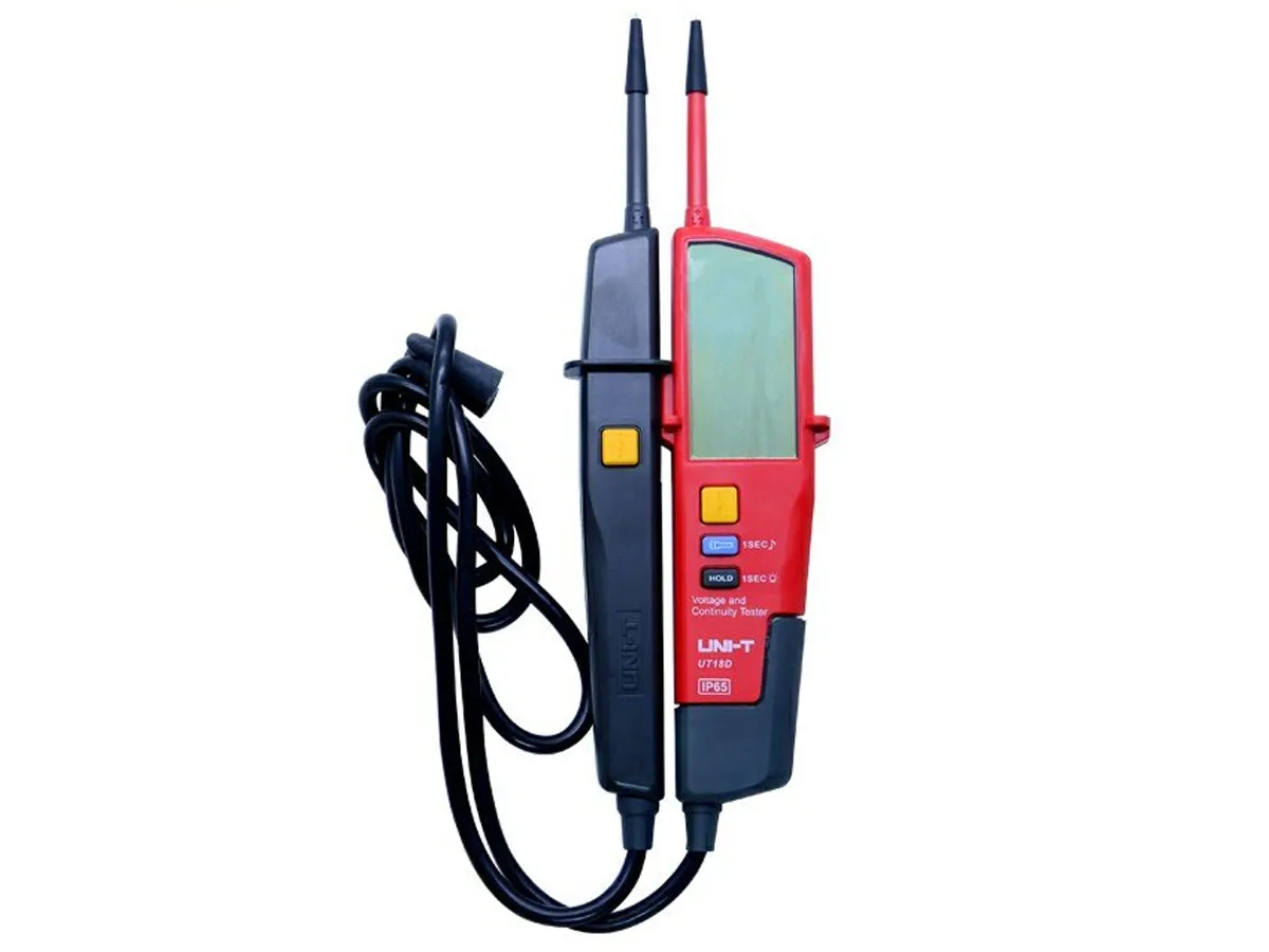 Multimetr ustawiony na pomiar napięcia DC