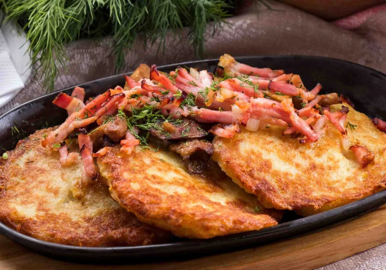 Polskie dania jarskie pierogi placki ziemniaczane