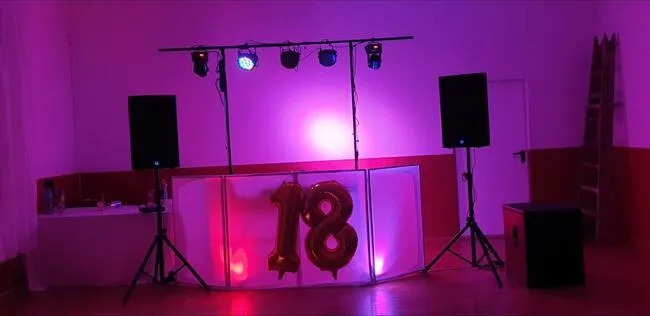 DJ na 18 urodziny sprzęt oświetlenie