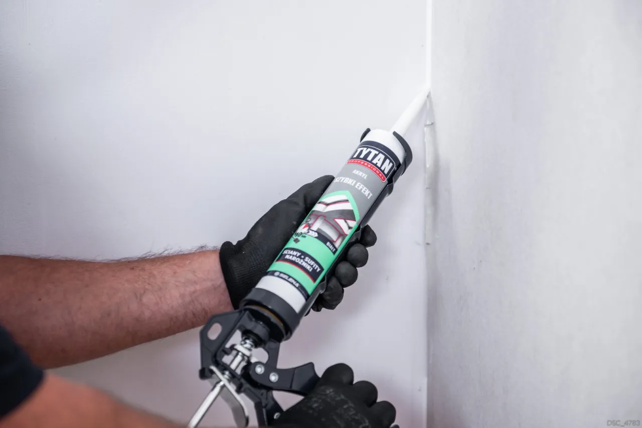 Prawidłowa aplikacja akrylu pistoletem