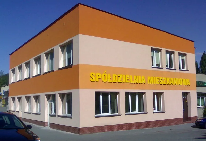 sp&oacute;łdzielnia mieszkaniowa budynek