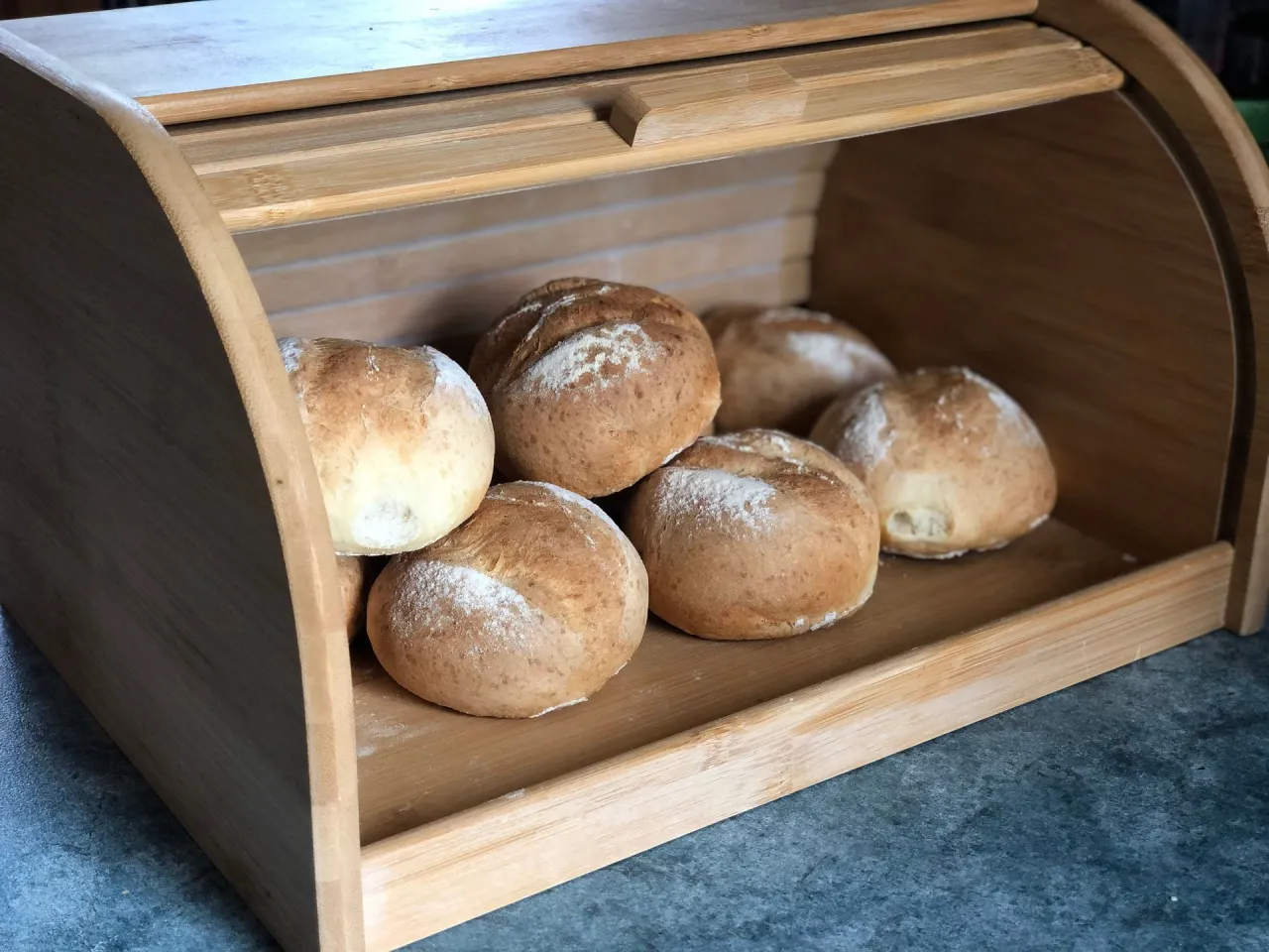 odświeżanie bułek w piekarniku krok po kroku