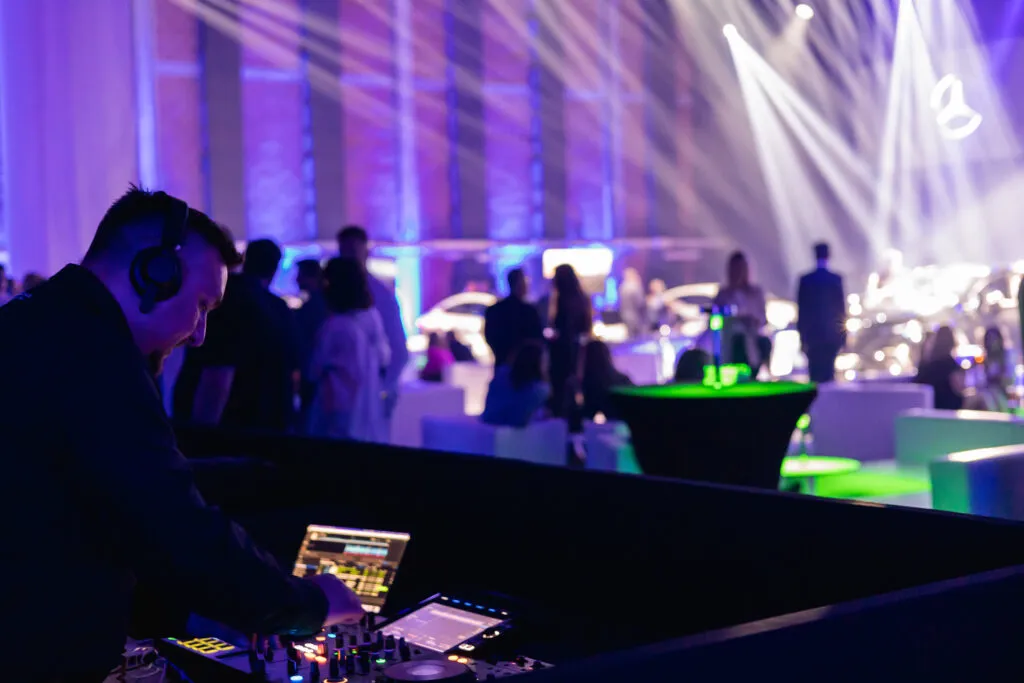 DJ na weselu, DJ w klubie, DJ na evencie firmowym