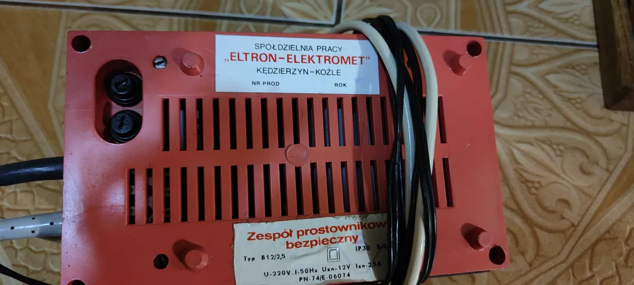 stary prostownik selenowy 6V do motocykla