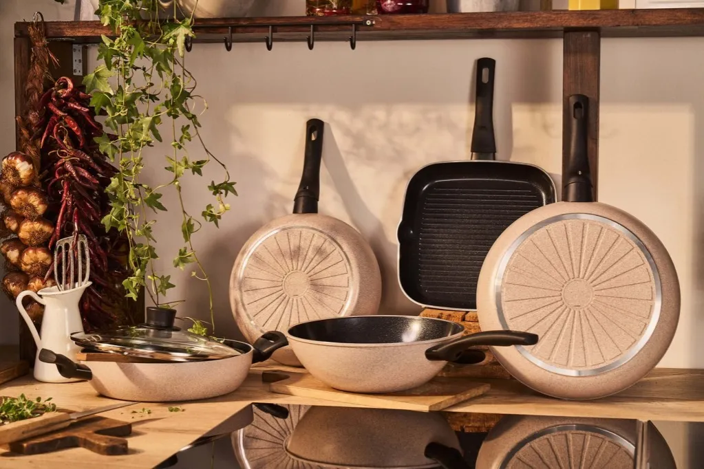 powłoki garnków ceramiczna tytanowa teflon