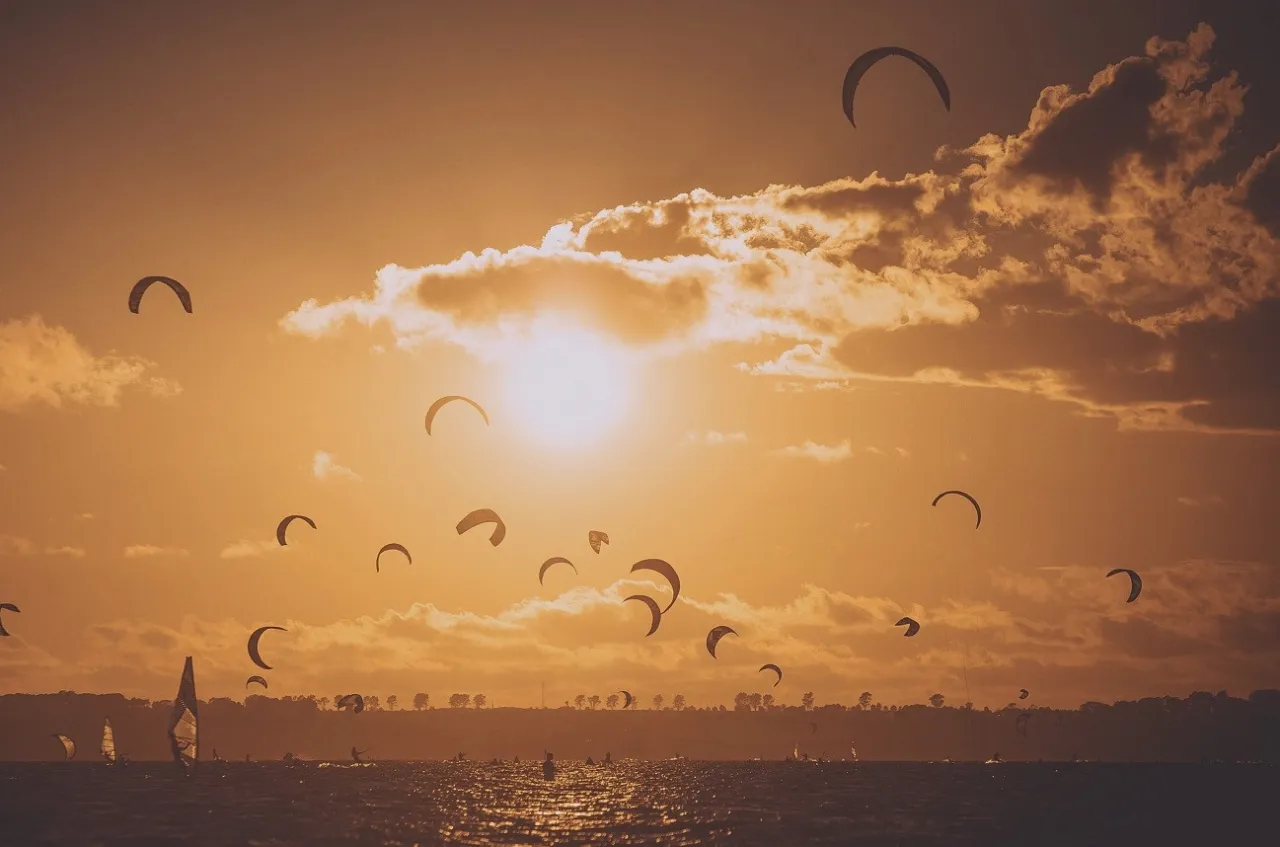 kobieta kitesurferka