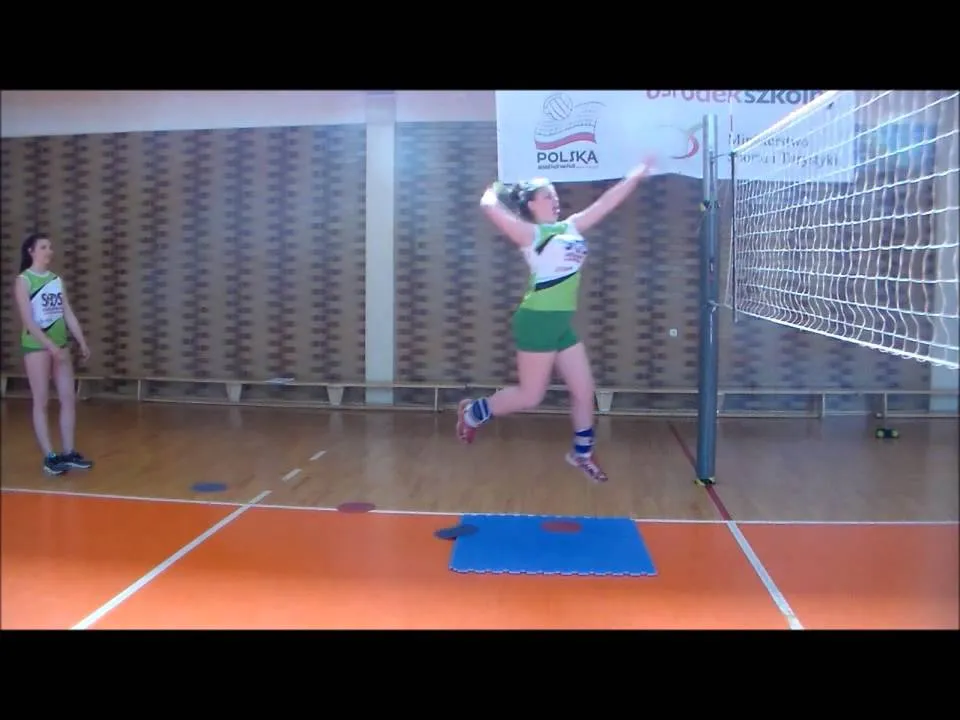 siatkarz atak zbicie piłki