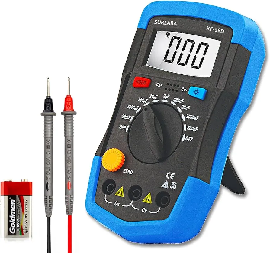 Multimetr cyfrowy i kondensator